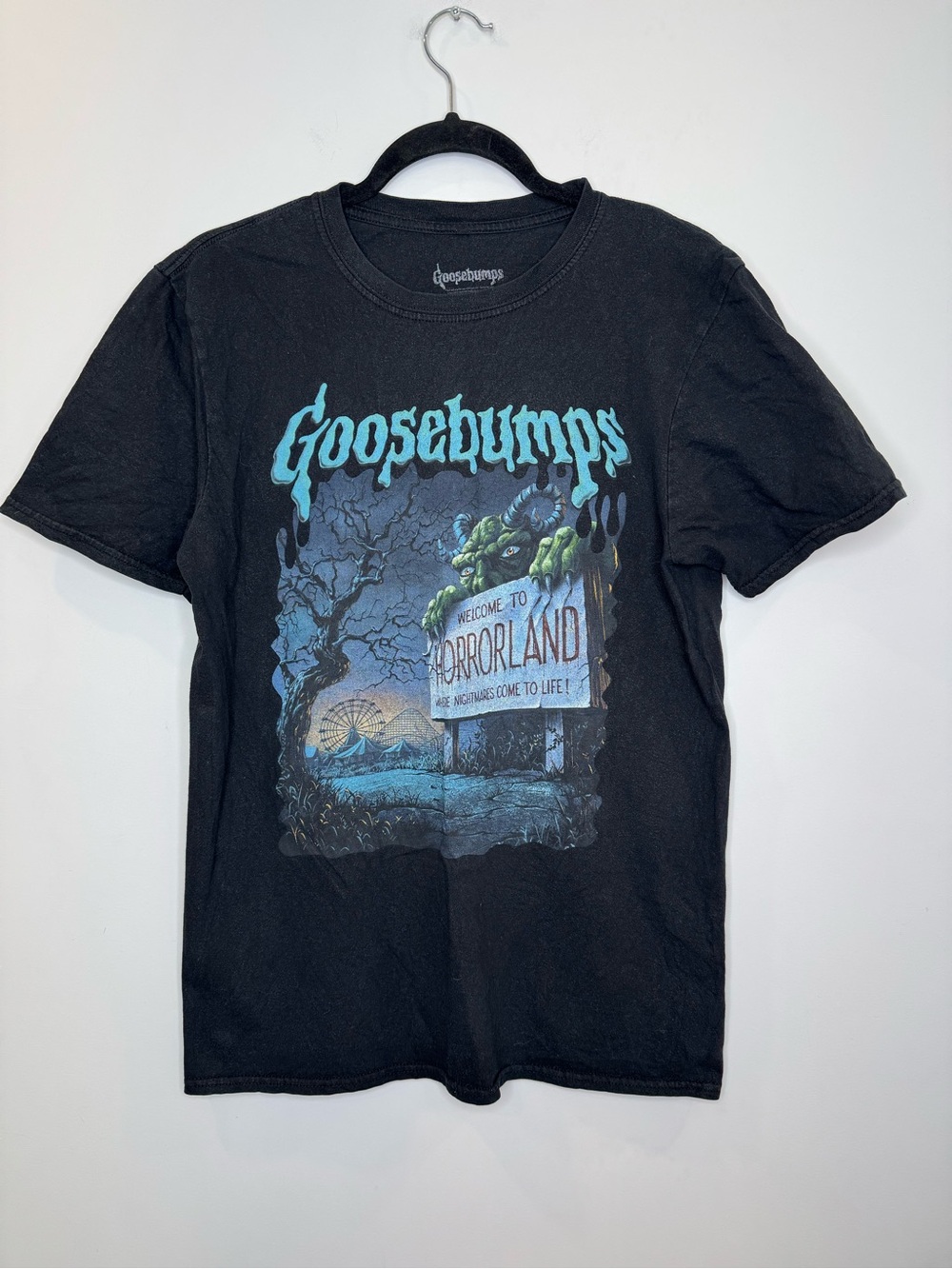 Goosebumps Black Graphic Tee with Horrorland Design sz medium